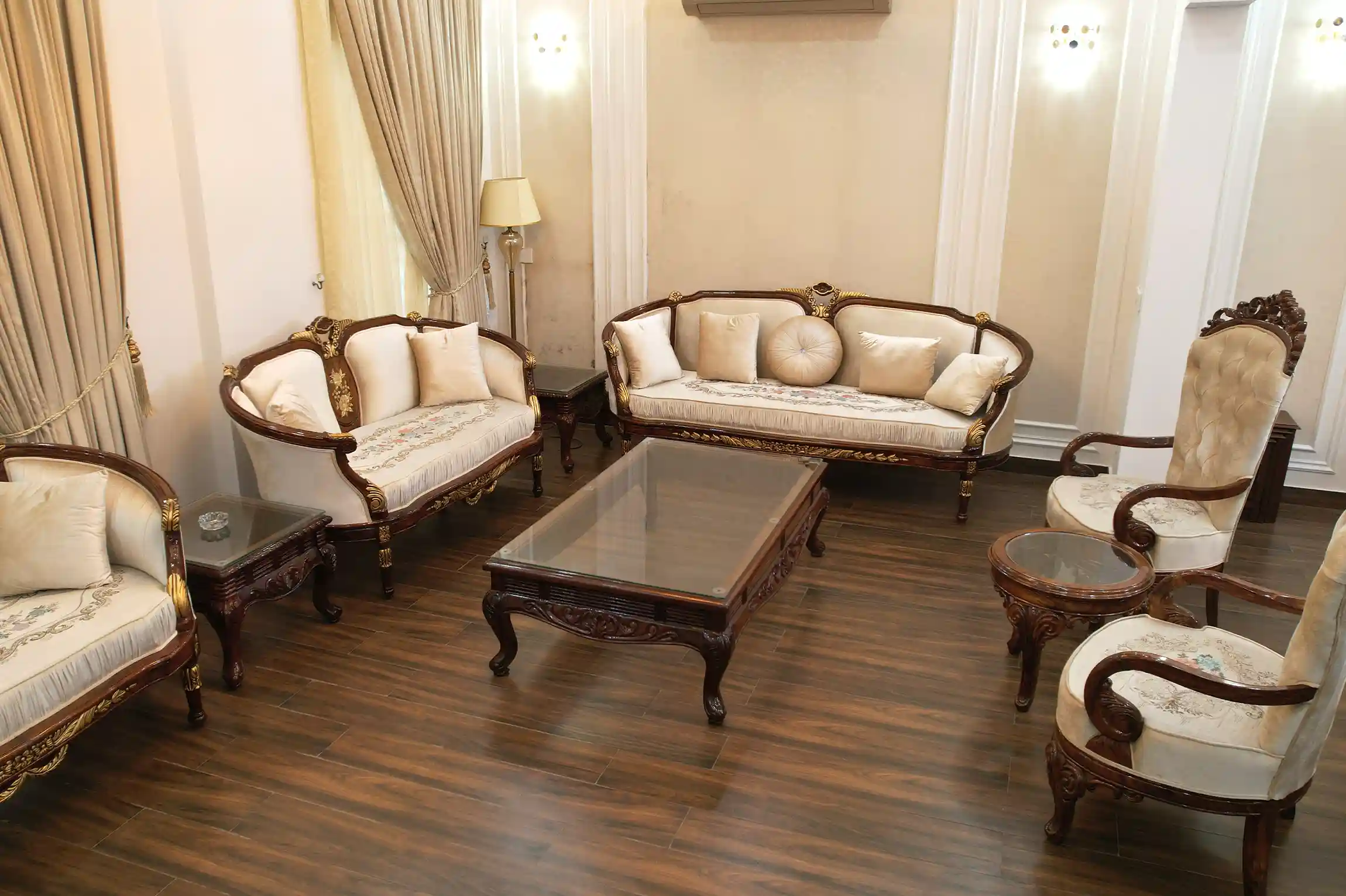 Royal Windsor Sofa Set